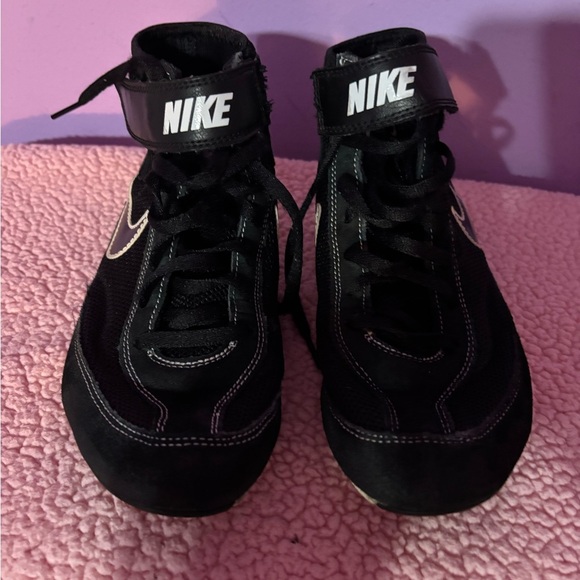 Nike Black and Gray High-Top Shoes - Picture 3 of 7